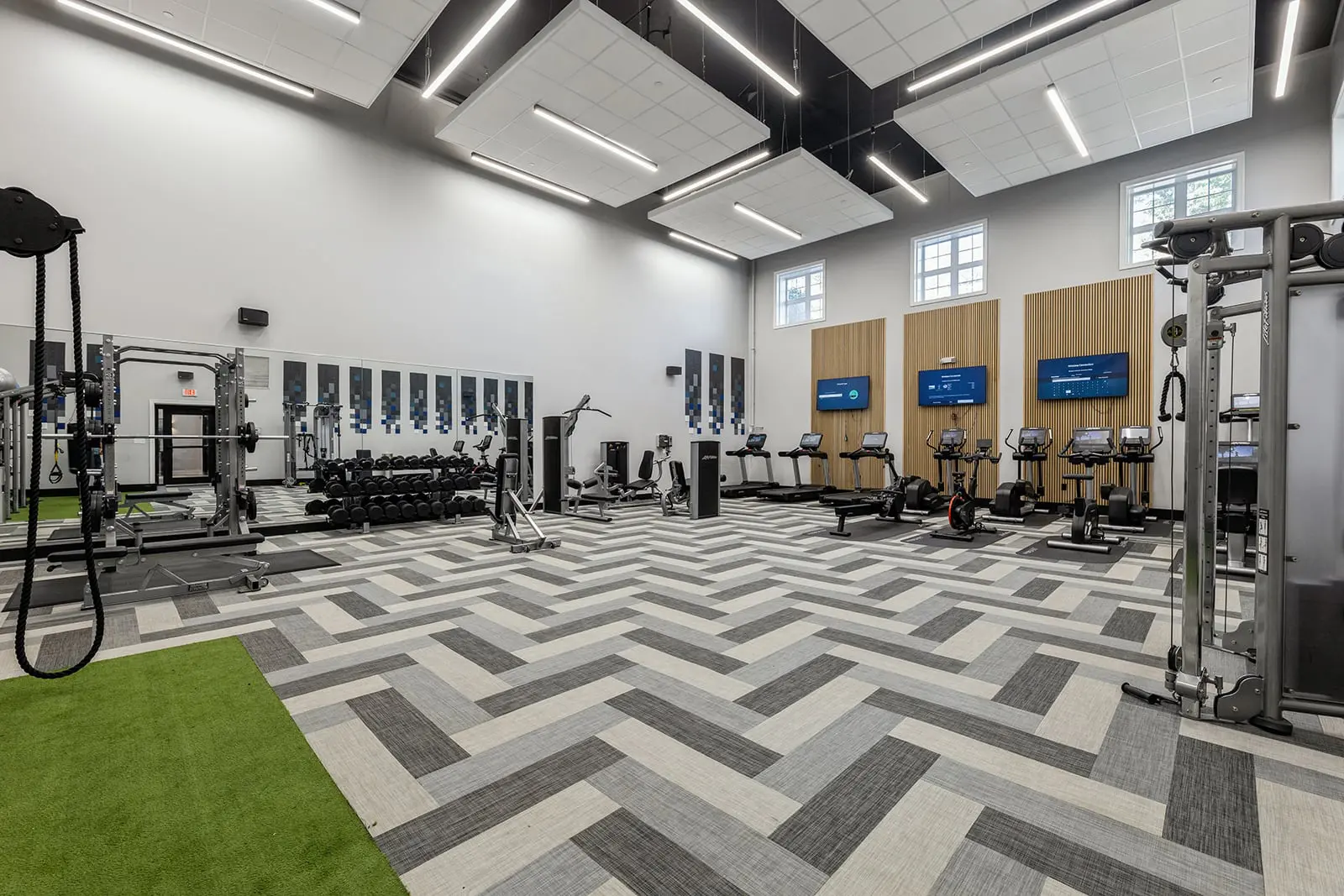 luxury fort lee apartment fitness center